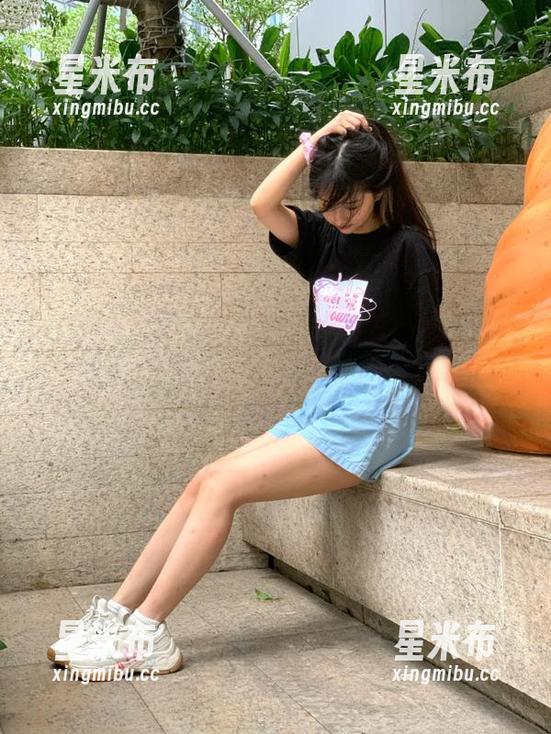 追寻Umeko J修女的高清作品，感受每一幅图画中的细腻情感！.txt